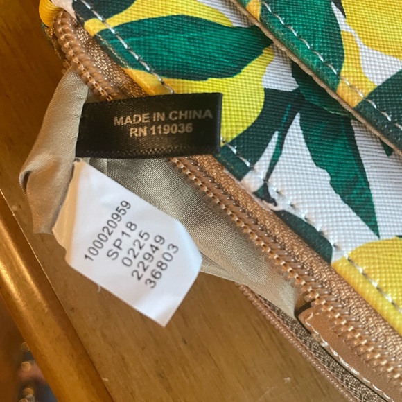 Giani Bernini Lemon Print Wristlet EUC. - Picture 6 of 16